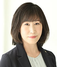 ライフ行政書士事務所代表 金城 眞由美